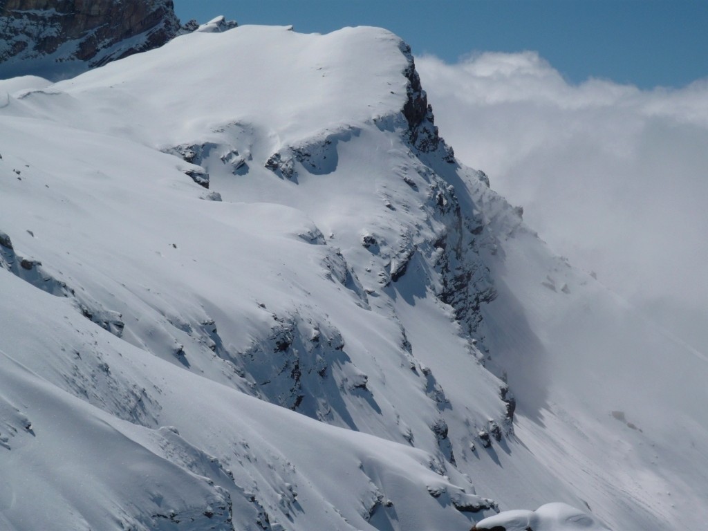Le versant N de la pointe des Martinets semble excellent