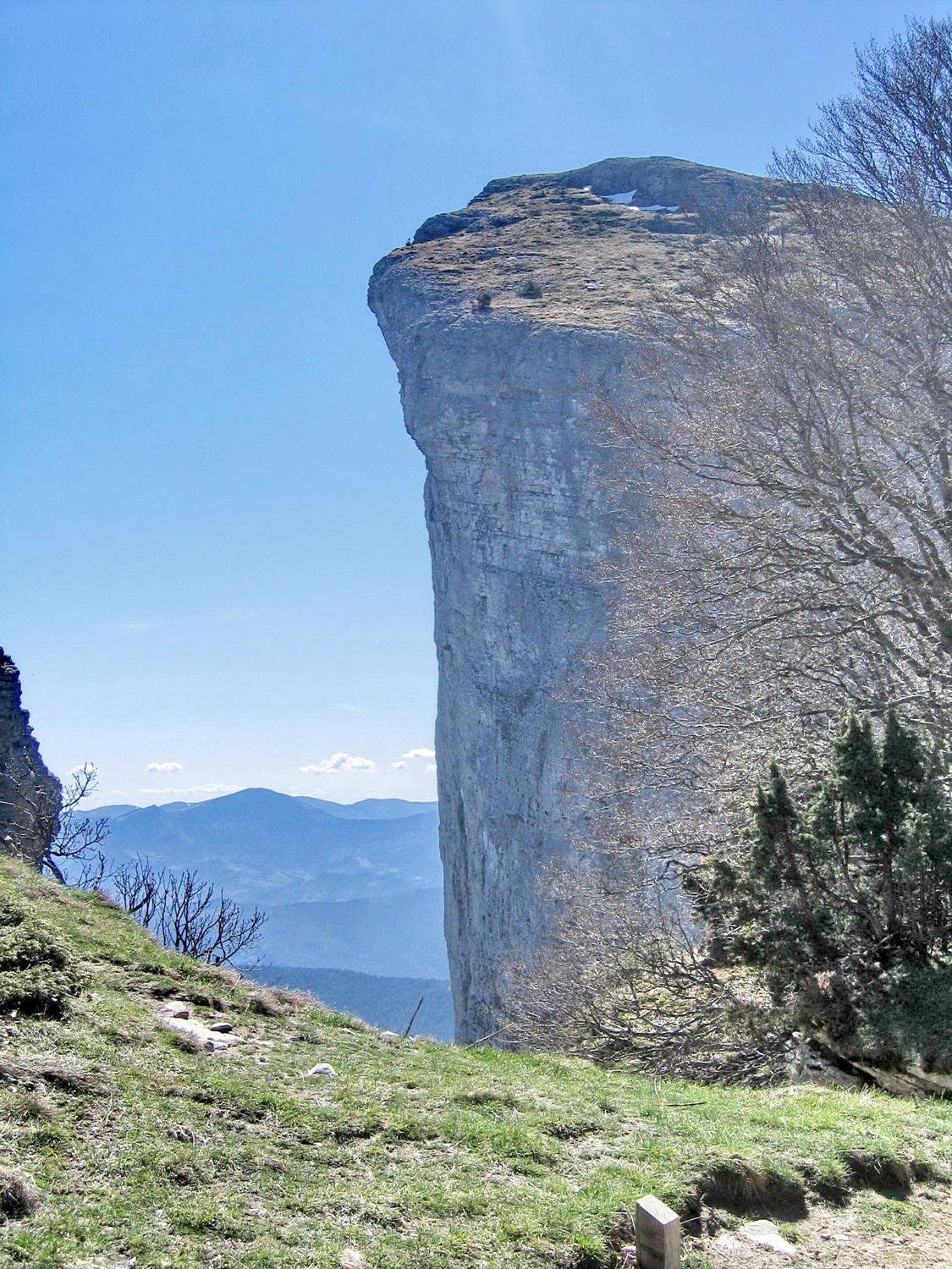 roche courbe: 350m de verticale! avis aux amateurs