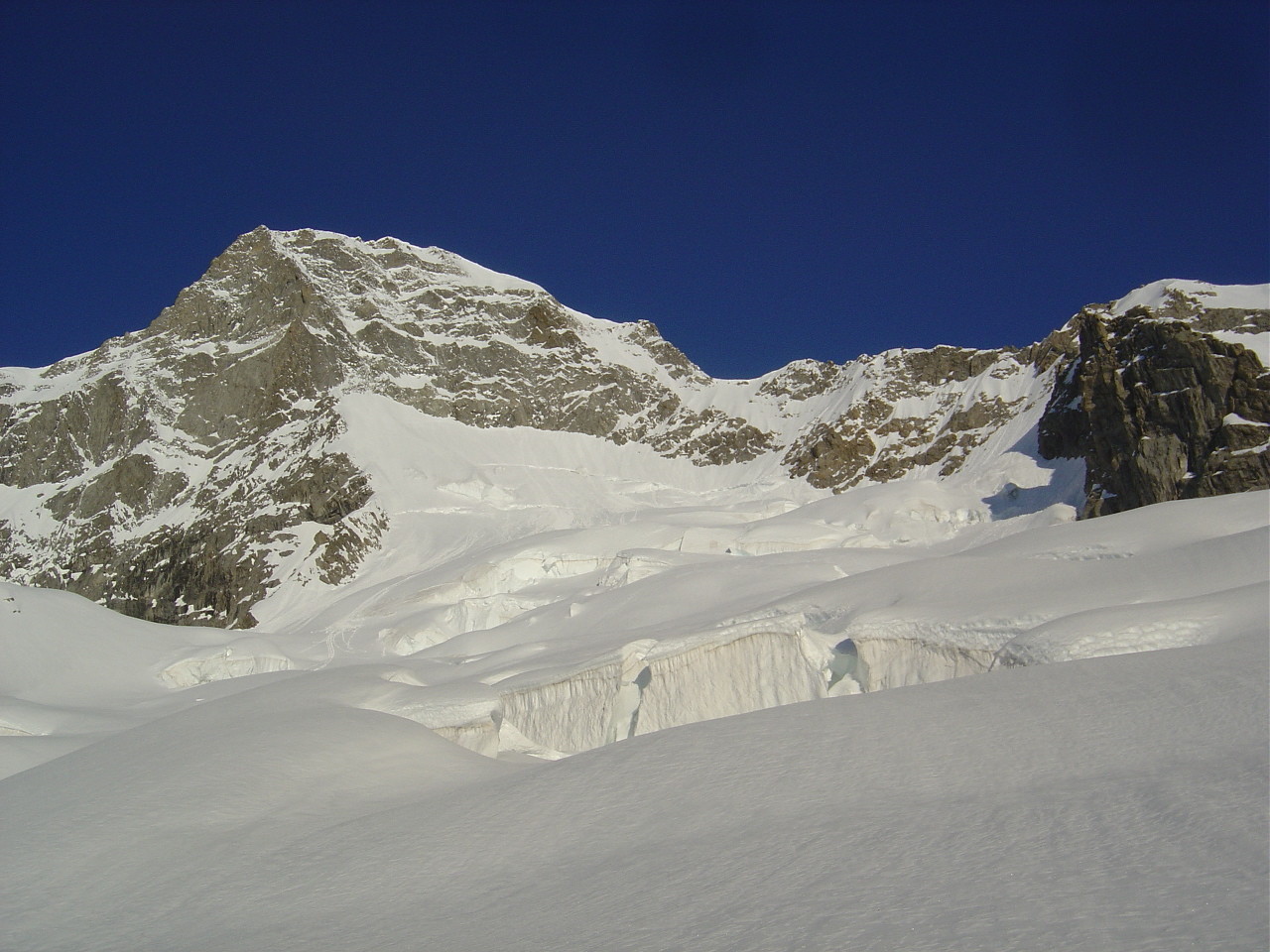 Le glacier du Dolent bien bouché.