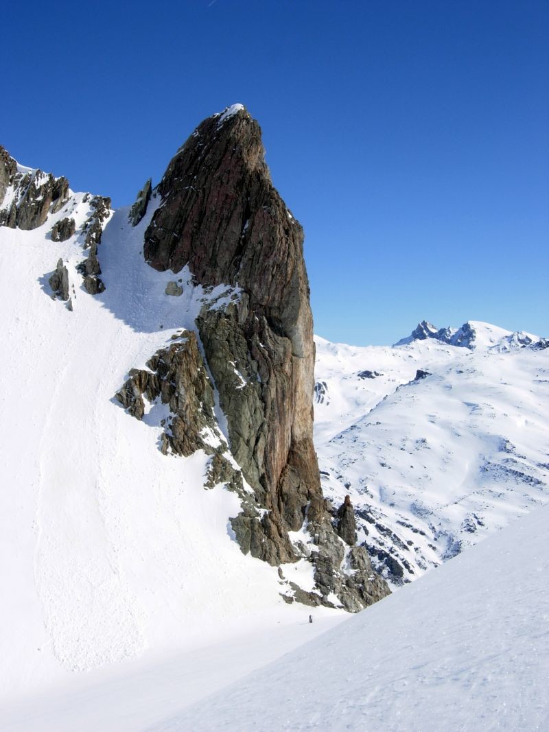Entrée du cirque du Lac Rouge sous la Chandelle Du Lac Rouge