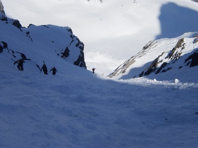 Neige très dure et irrégulière dans le couloir...