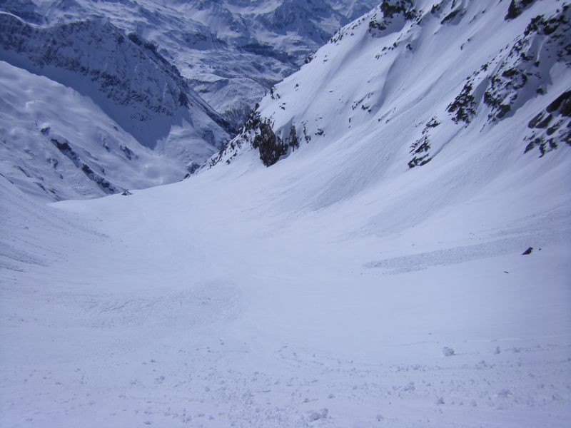 Lunghissima discesa nel vallone sotto il Rif. Sella