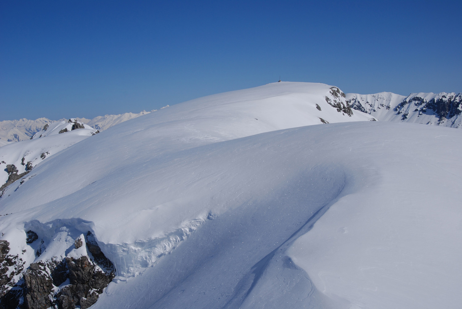 Il cupolone sommitale del Monte Forcola 2906 m, dalla quota 2896 m.