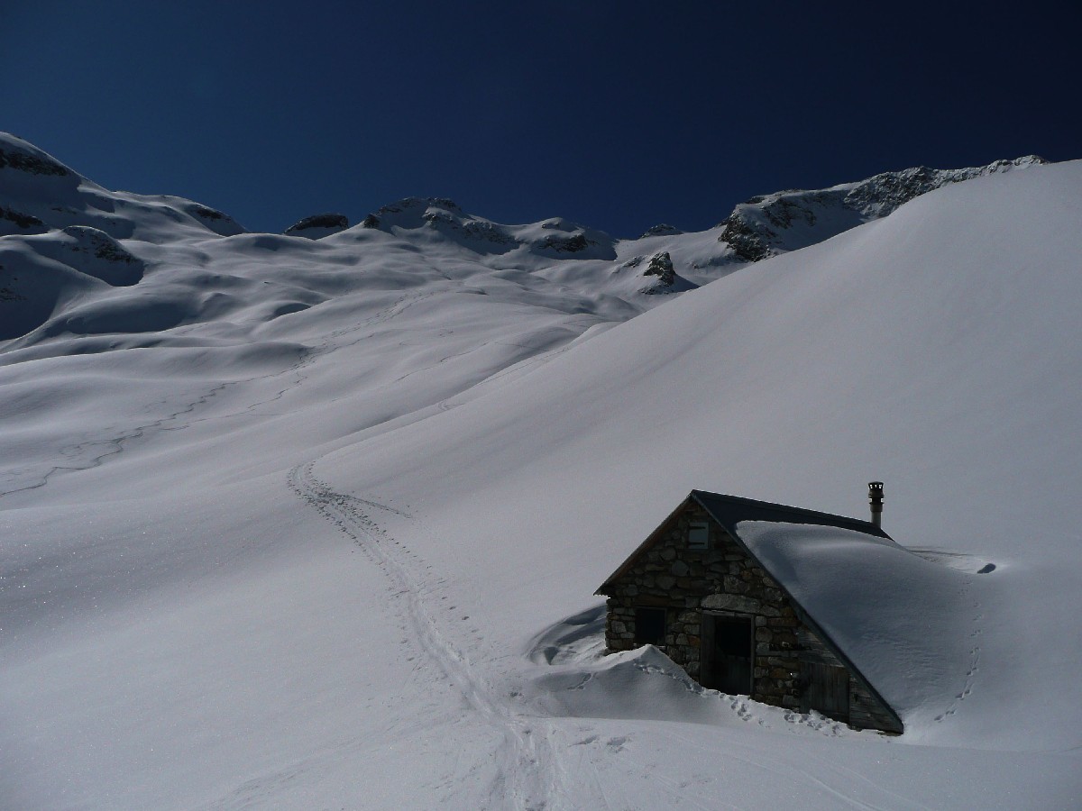 Combe du Rochail et gite communal des sources