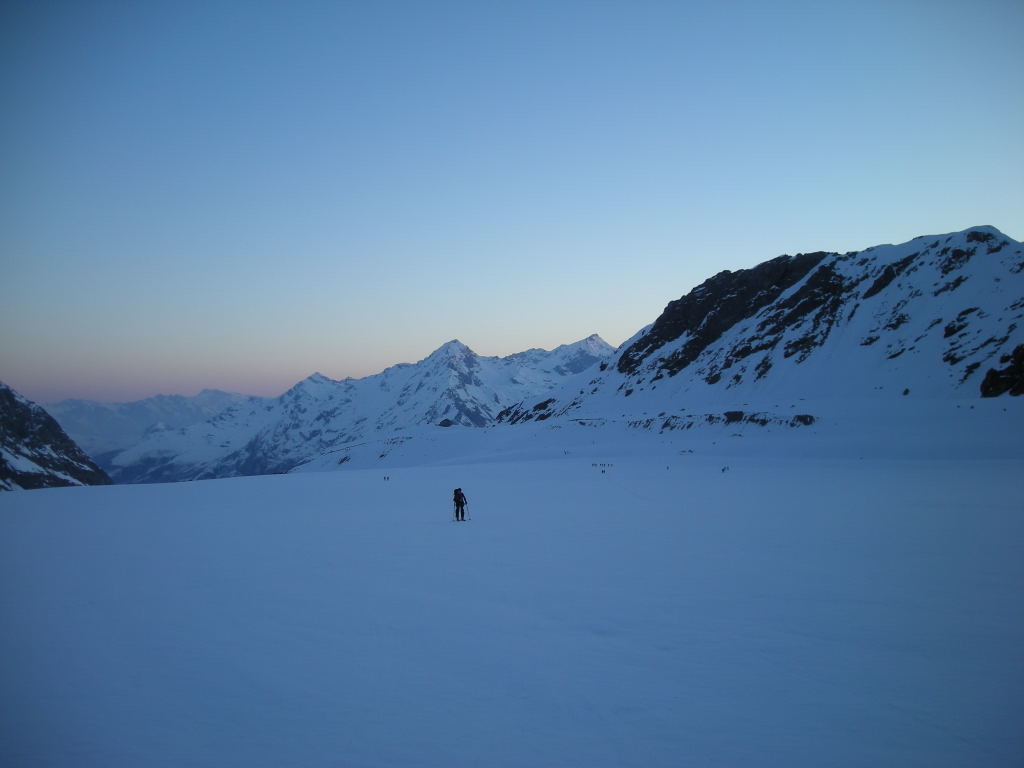 Montée sur le glacier de Corbassière