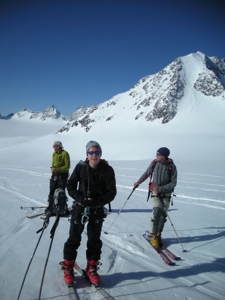 JP, Julien et Vincent devant Les Maisons Blanches
