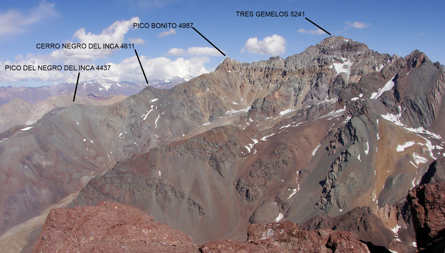 Cerro Negro del Inca, Pico Bonito y Gemelos desde Sta. Elena