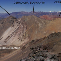 Cerro Quebrada Blanca (cumbres principal y N) y Cerro Amarillo desde el Negro del Inca