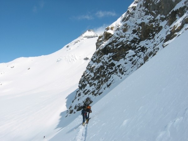 In discesa dal Wildstrubel W.Attraversando verso il passaggio del Fruestuckplatz.