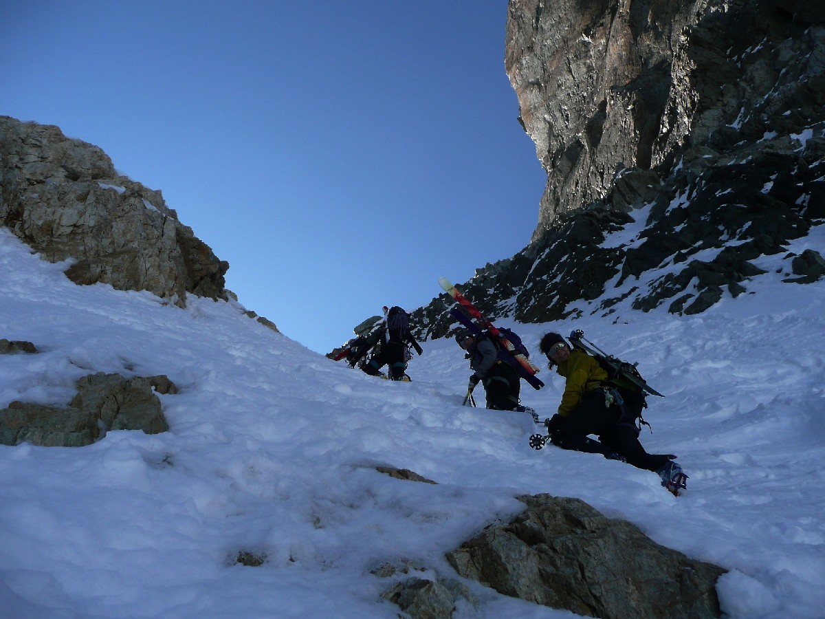 Descente du versant WNW du Col de la Casse Déserte
