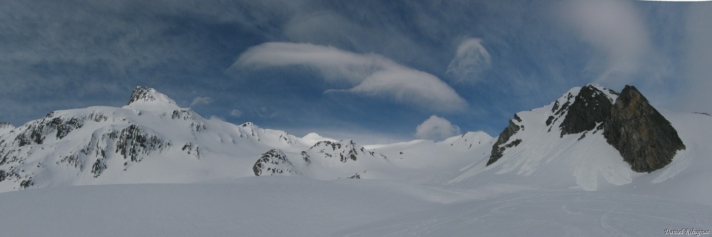 En route pour le Mont Fourchon (au centre, illuminé)