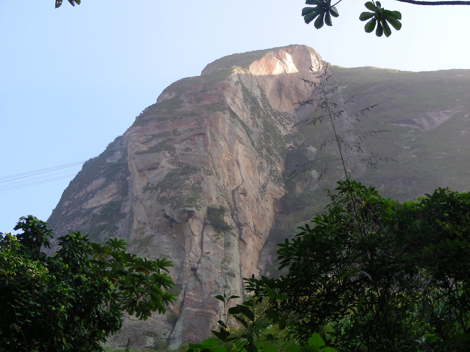Zoom sur le pilier Totem (face S du Pain de Sucre, Rio de Janeiro)