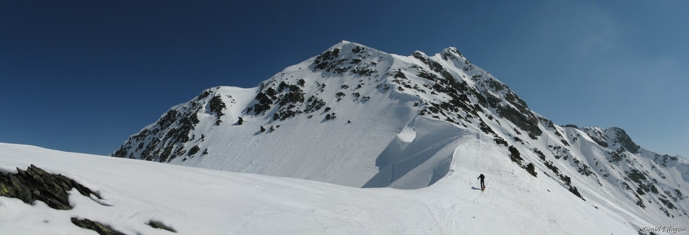 Sous la Pointe de Drône et le col de Xa à gauche
