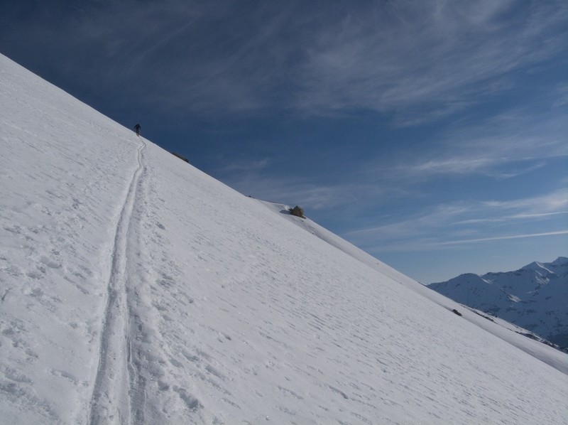 Sous les Aiguilles Rouges vers la cabane
