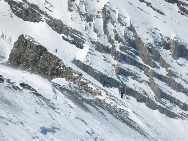 Salendo all'Altes appena dopo il tratto roccioso da superare a piedi.