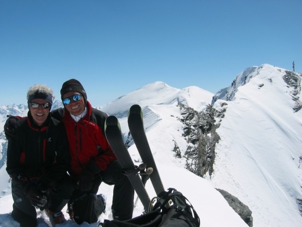 Sull'anticima dell'Altels.Dietro è visibile la vera cima e la vetta del Balmhorn