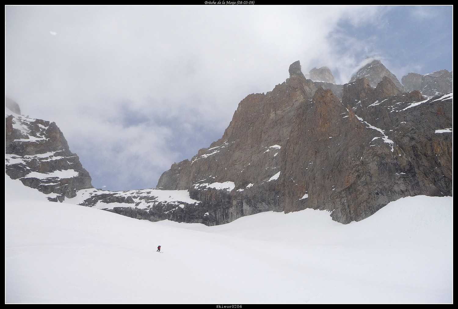 Descente avec une fine couche de poudre