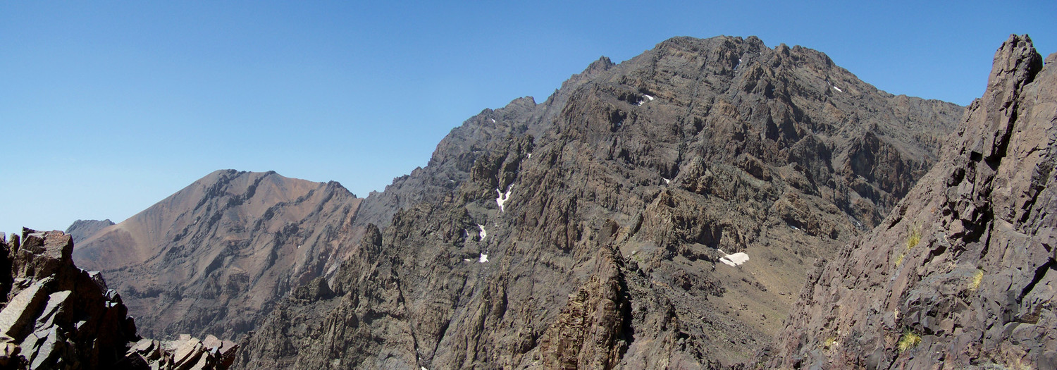 sur la crête SW de l'Akekhoi