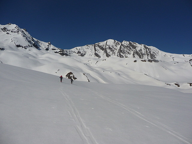 Le plateau de la Sana avec le sommet au fond...on est encore loin...