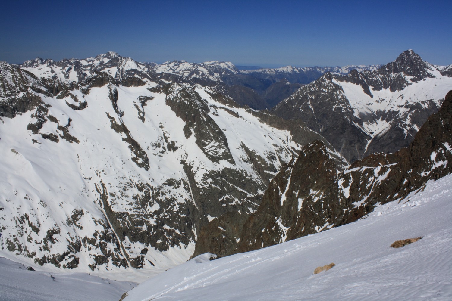 Du Col de l'Encoula de Petit Pierre, vers le NW