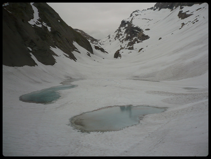 Le lac des Chambres, pas encore le temps de la baignade!