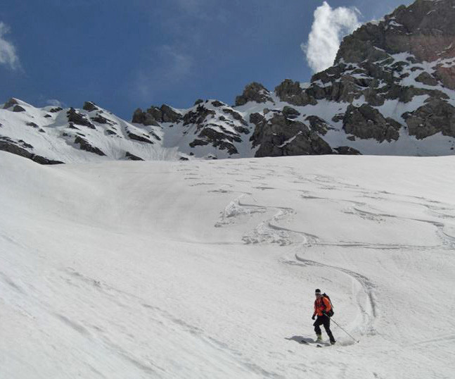 Bonne neige en N sous le Col de Vallante