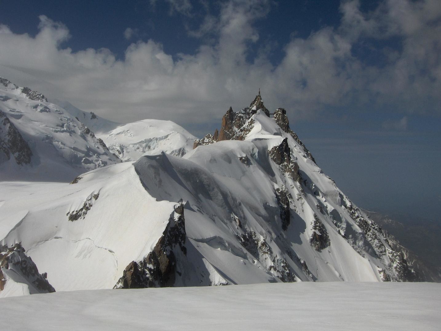 Aiguille du midi vu de l'arête midi-plan