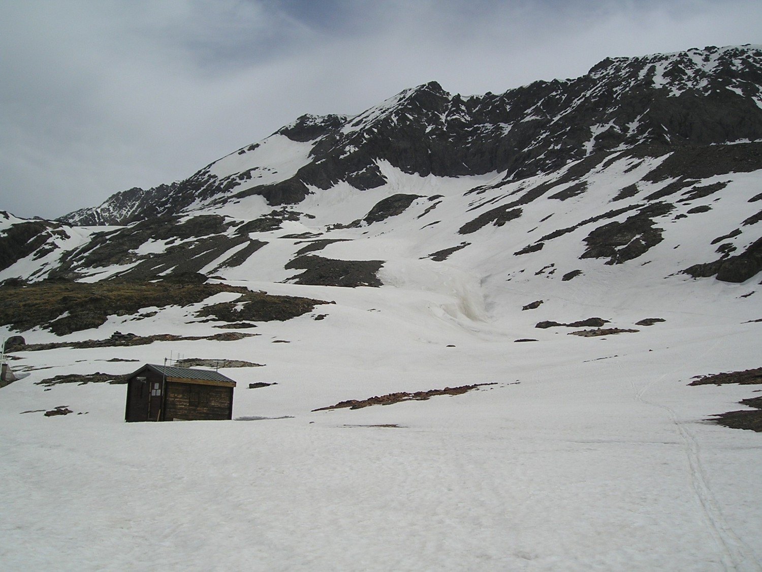 Depuis le col du lac blanc, vue sur l'antécime du pic Bayle, col de la Pyramide (caché) et Pyramide