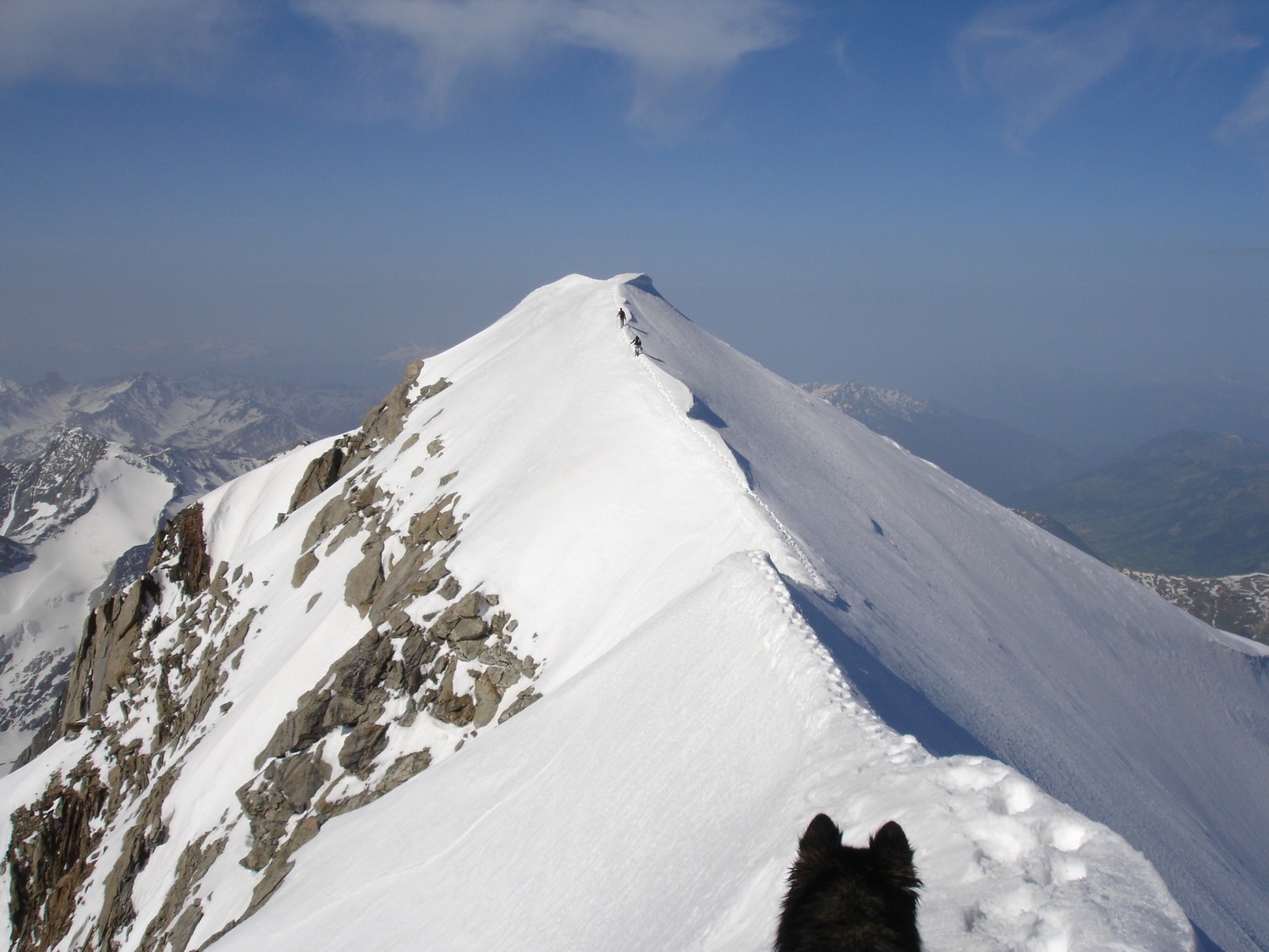 Sur l'arete des domes