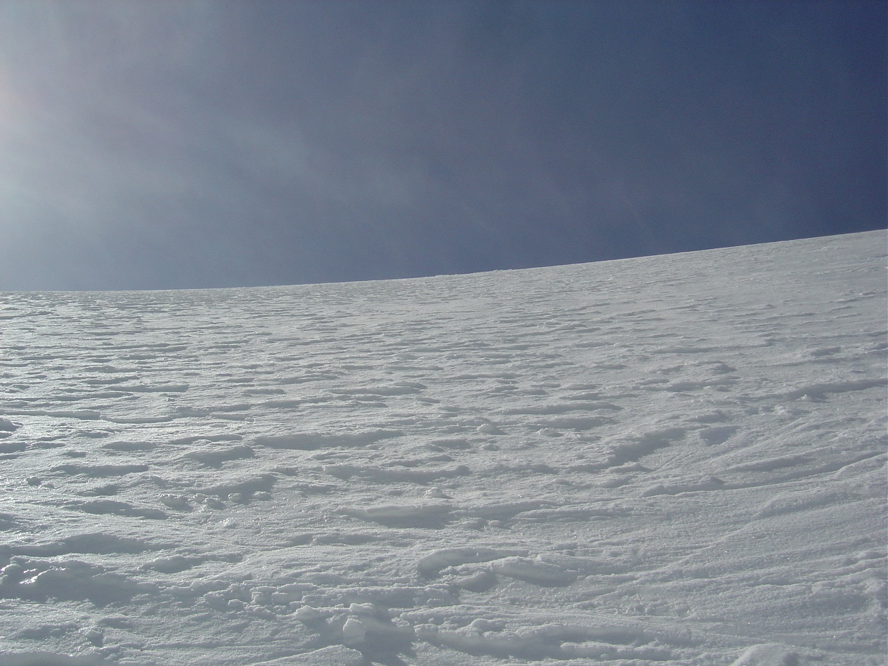Il manque un skieur sur le haut de la face N. Ne restent que mes prises de carress sur cette dure.