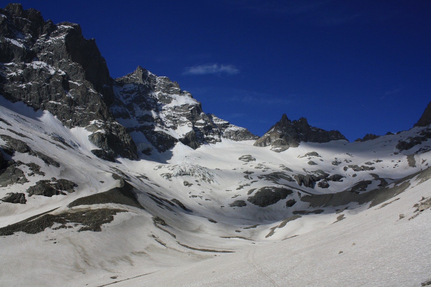 La magnifique rive droite du vallon du Clot des Cavales