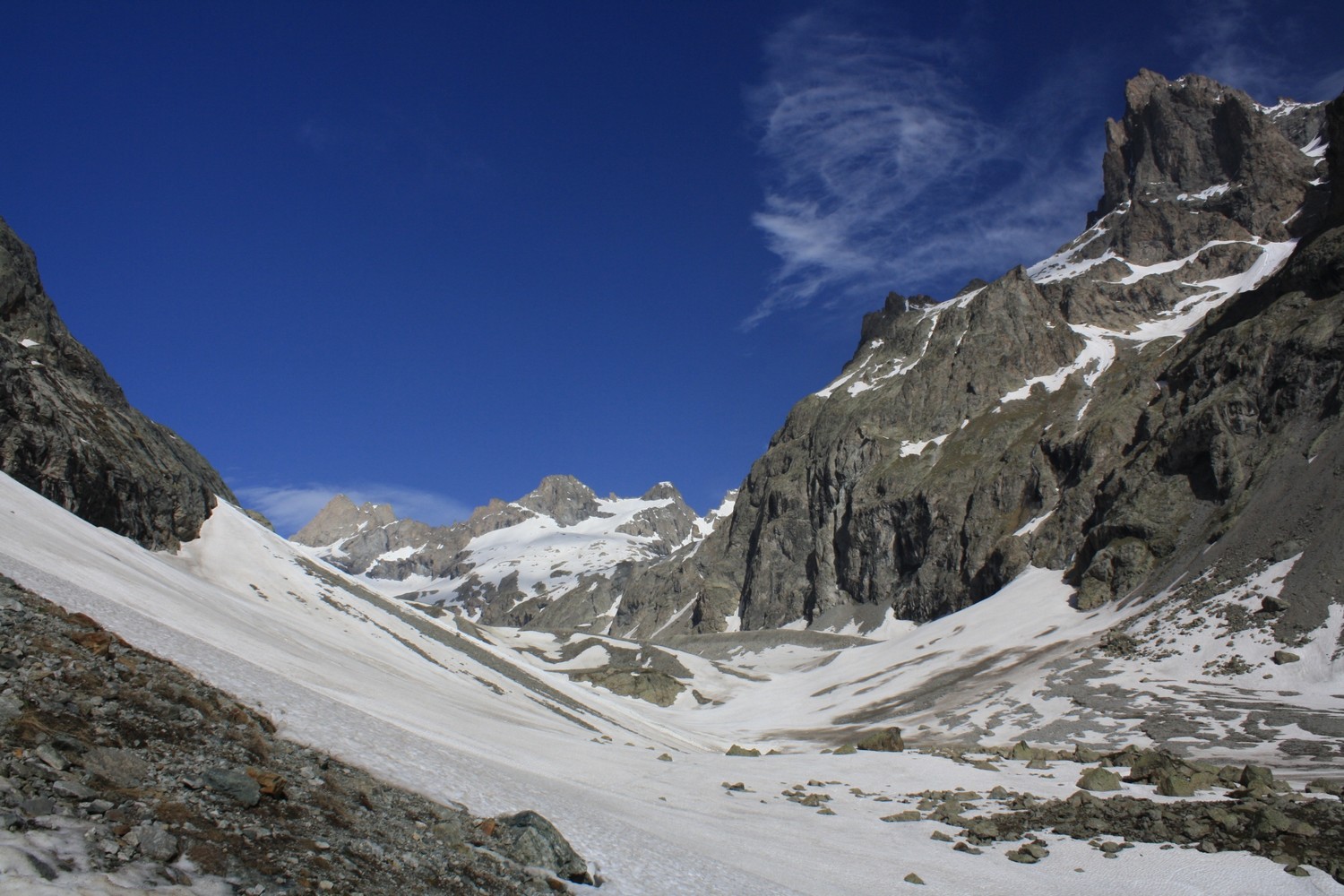 L'enneigement en aval du glacier