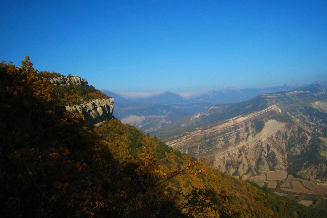 Vers Paseerie. Tout au fond : bise sur le plateau du Vercors.