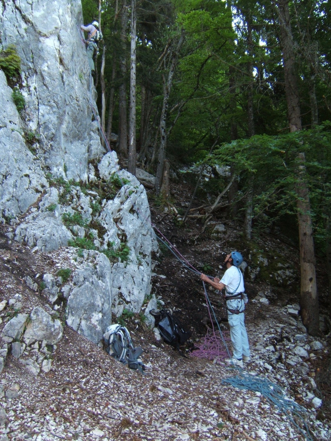 Gino à l'assurage de Kristel.
