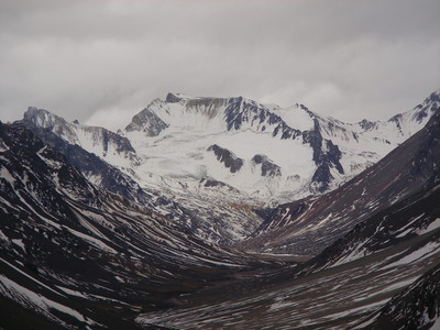 Le Nevado del Cuevas (Alejandro Castro) au fond de la Quebrada de Matienzo