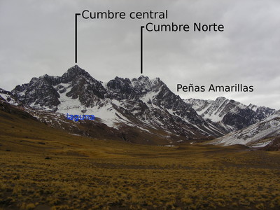 Le massif des Tres Hermanos et des Peñas Amarillas, du SE