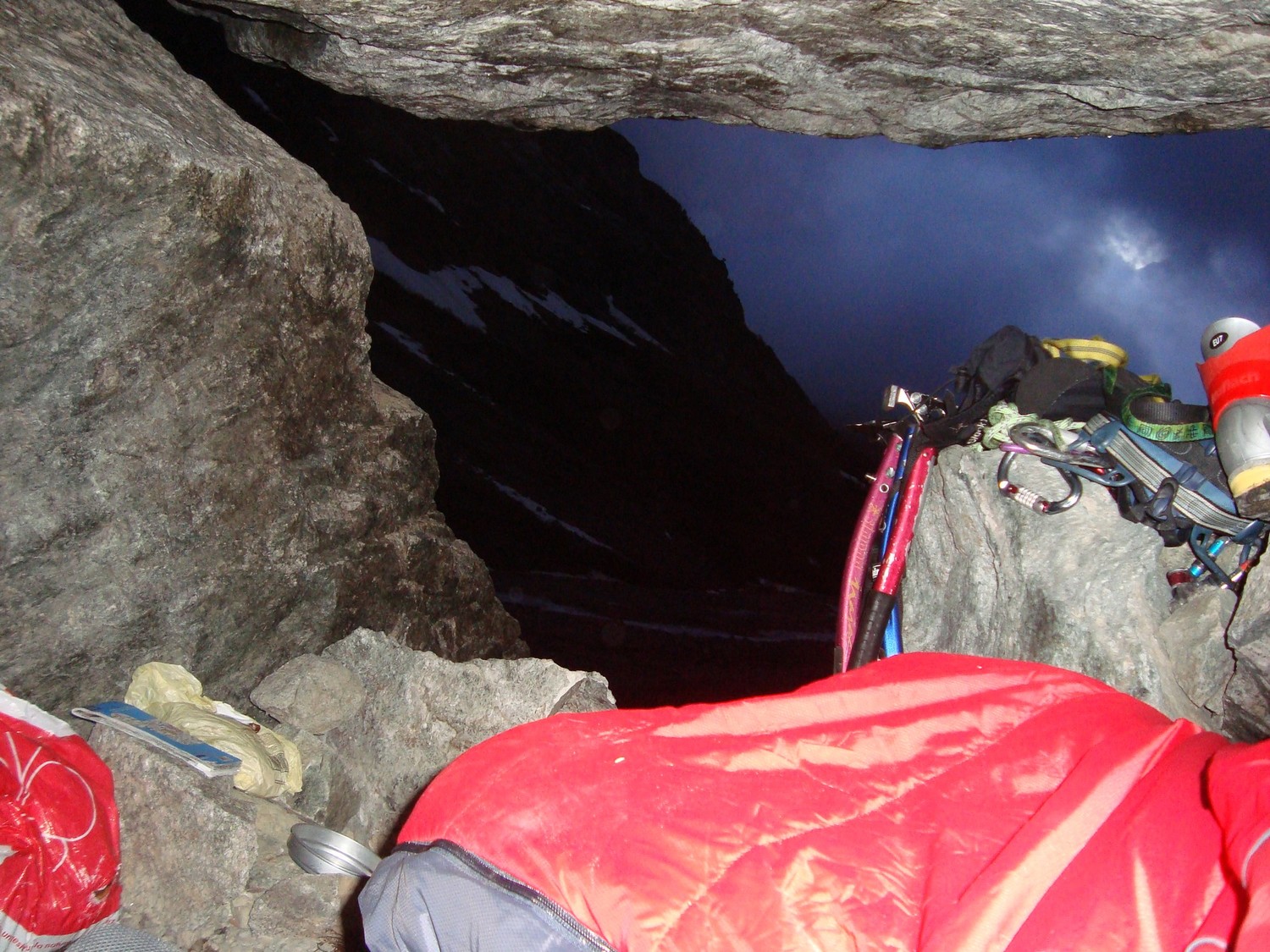 Le bivouac sous le rocher