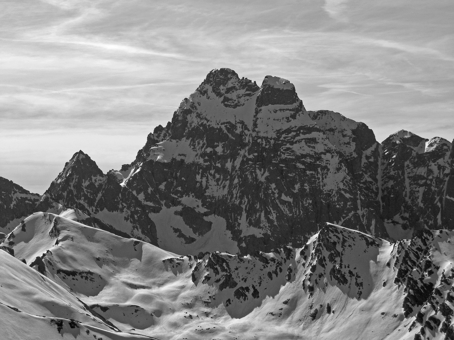 Viso avec la face NW de la Pointe Jo