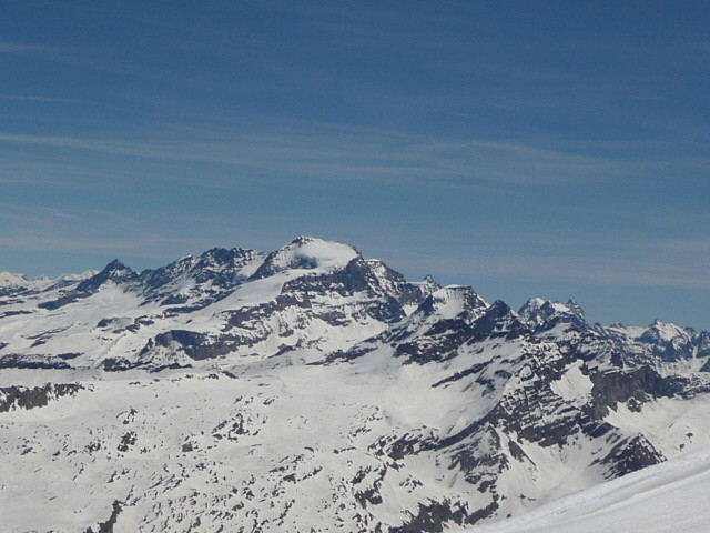 le grand paradis , encore bien enneigé