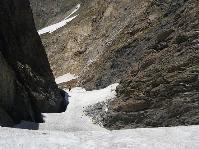 Nous sommes redescendus à skis dans les gorges