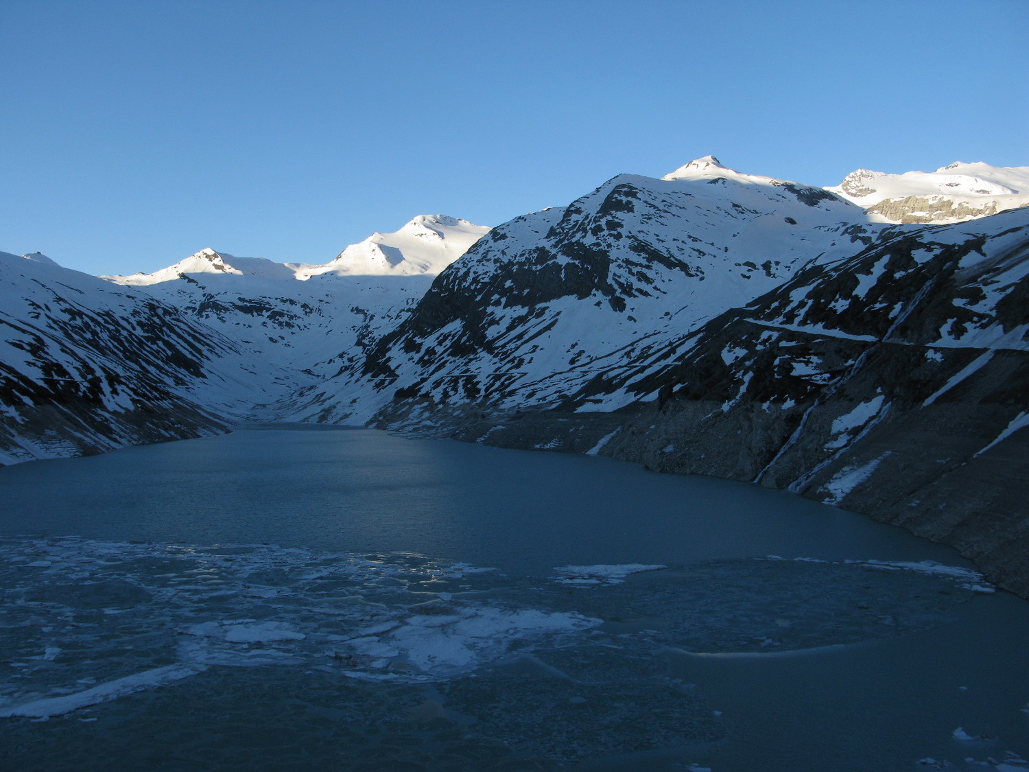 Le lac de Mattmark