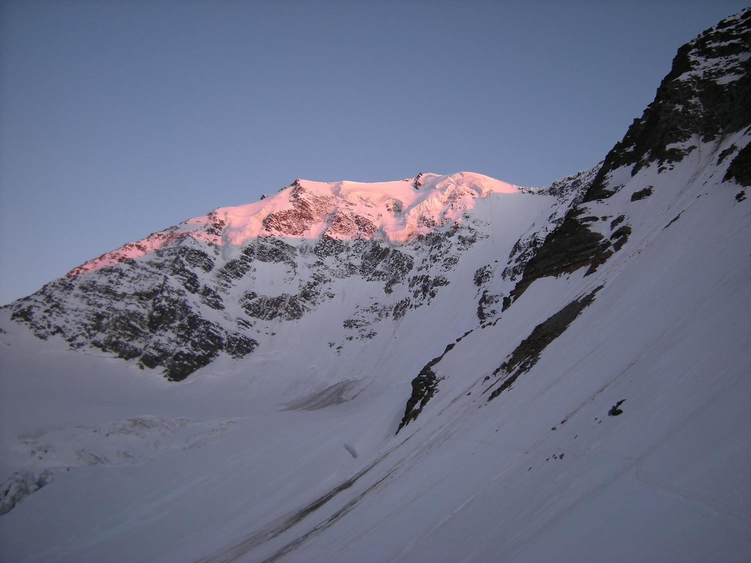 Fletschorn. Départ du refuge à 5h15.