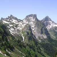 Vue E du Dent (à droite) et du Château (au centre) d'Oche depuis le Col de la Croix