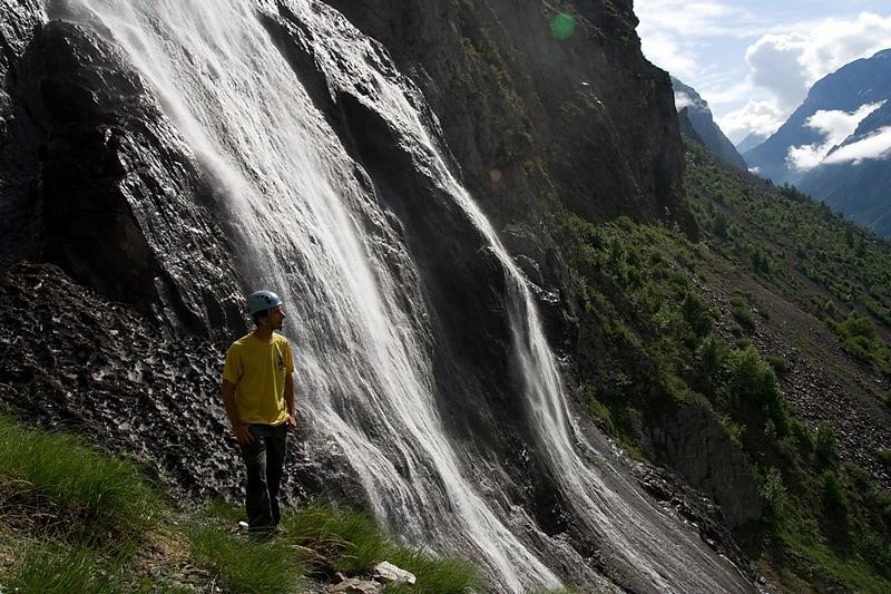 le bas de la cascade