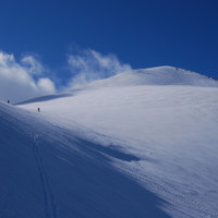 La Pointe Mathews 3783 m vista dal Grands Couloirs alla Grande Casse.