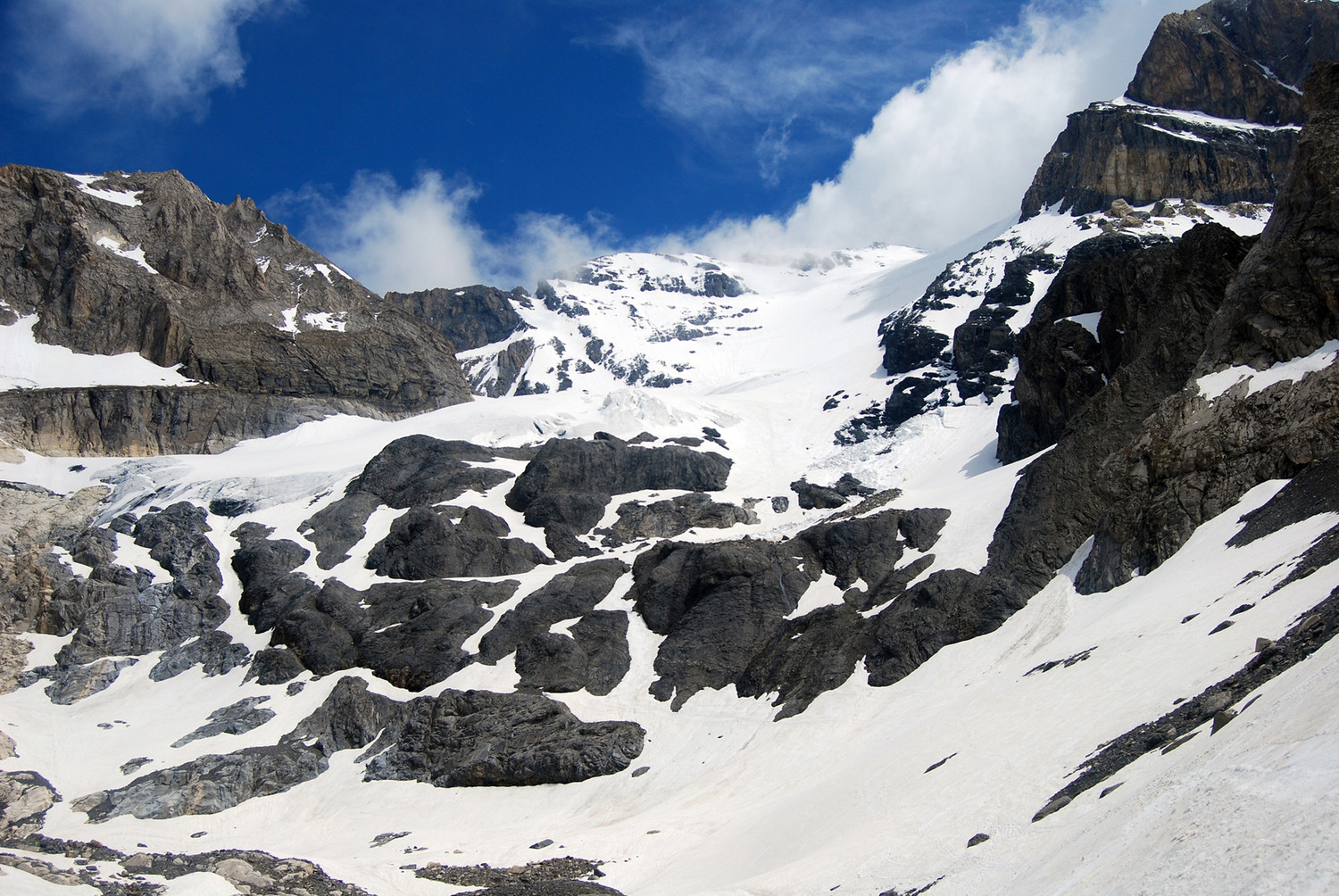 L'accesso alla Grande Casse versante WSW dal Rifugio della Vanoise.