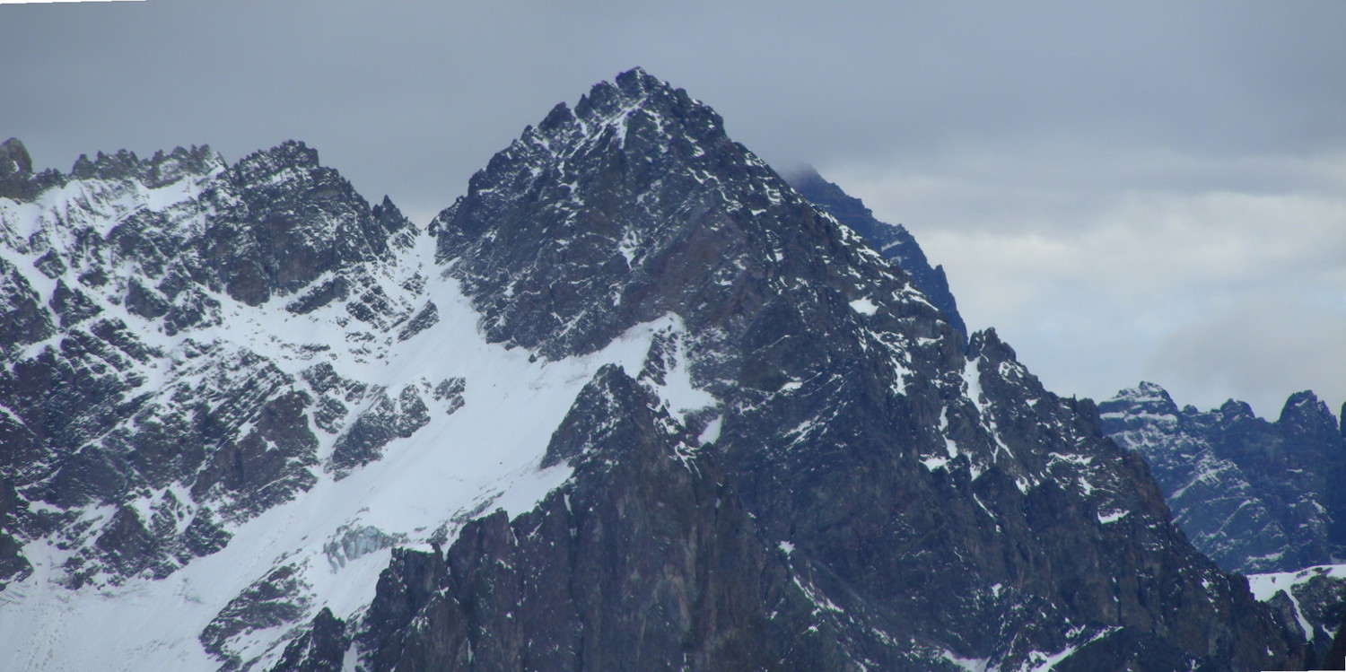 La cara SSE del Cerro Caracoles y su brecha S en mayo 2009