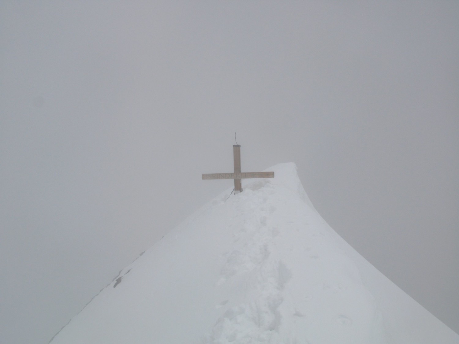 Il y a encore de la neige au sommet !