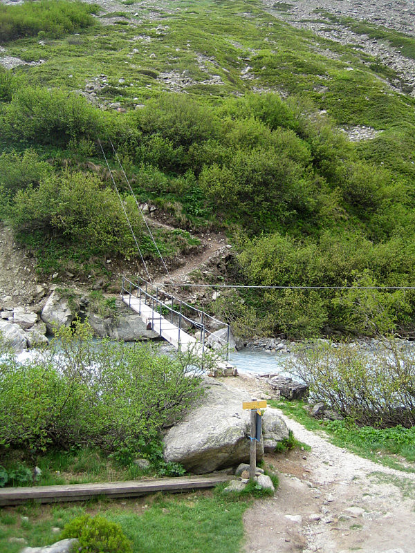 L'accès à la Pilatte étant jugé trop court, un détour par le vallon du Chardon est désormais obligatoire :-))