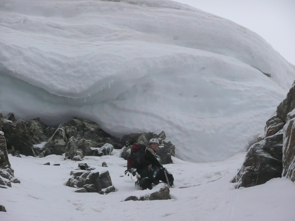Brec de Chambeyron, couloir Nord, sous l'impressionnante corniche.
